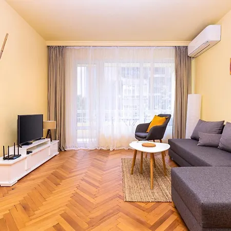 The Cozy 1-bedroom In By Flat Mаnager شقة بلوفديف