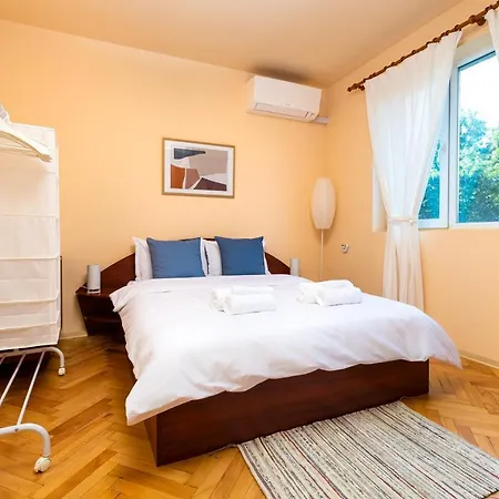 The Cozy 1-bedroom In By Flat Mаnager شقة *