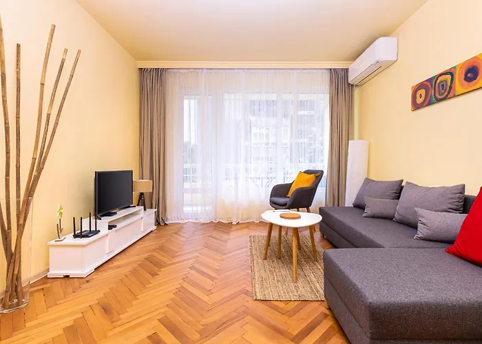 The Cozy 1-bedroom In By Flat Mаnager 公寓 普罗夫迪夫