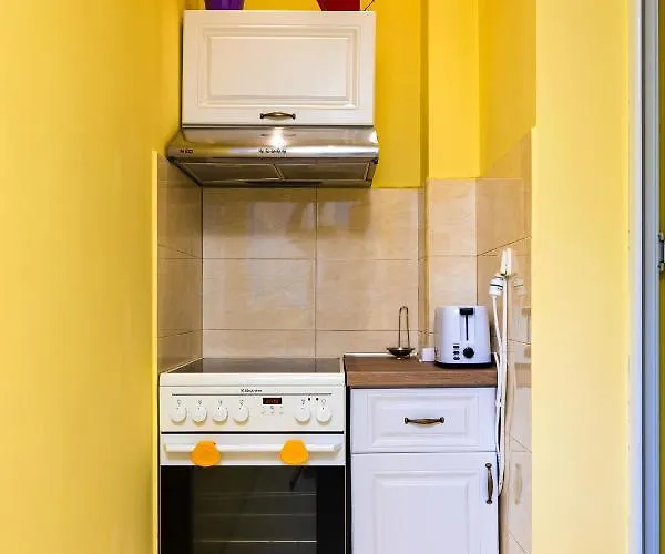 Apartamento The Cozy 1-bedroom In By Flat Mаnager